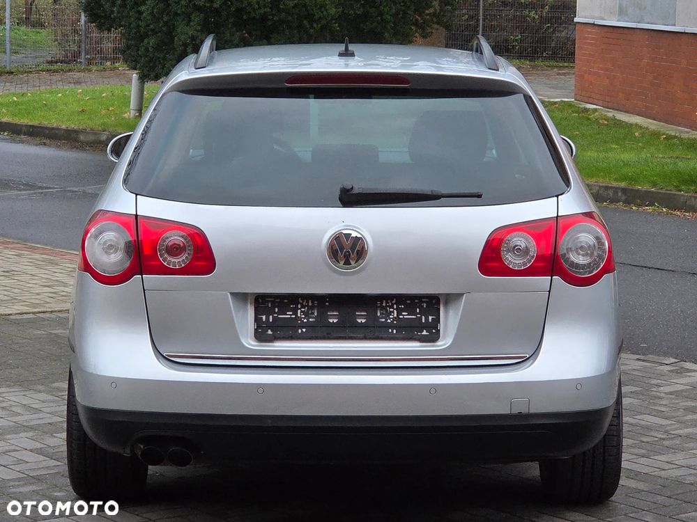 Volkswagen Passat 2.0 TDI DPF DSG Trendline - 4