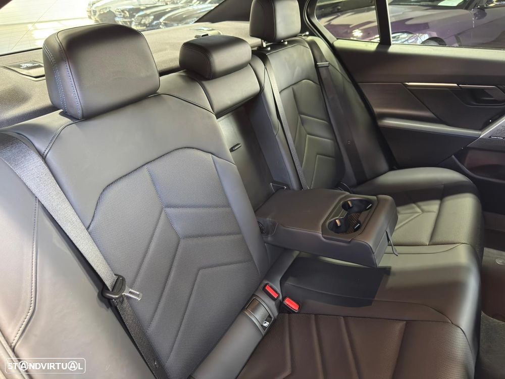 BMW i5 eDrive40 Edição Desportiva M - 39
