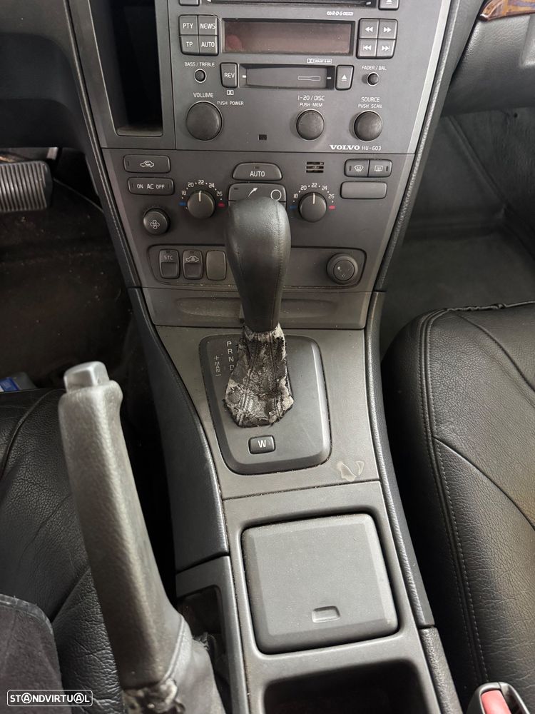 Volvo V70 R AWD - 11