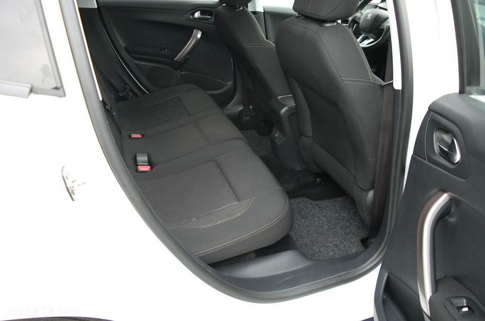 Peugeot 2008 - 25