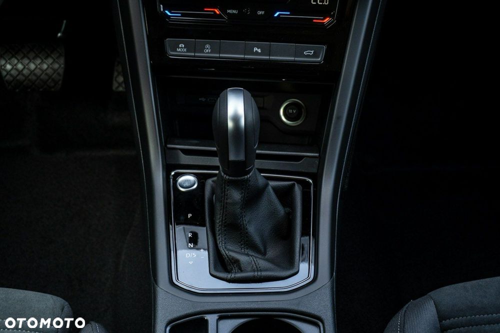 Volkswagen Touran - 23