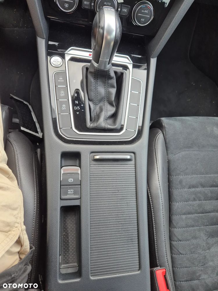 Volkswagen Passat 2.0 TDI Bi-Turbo BMT 4Mot Highline DSG - 18
