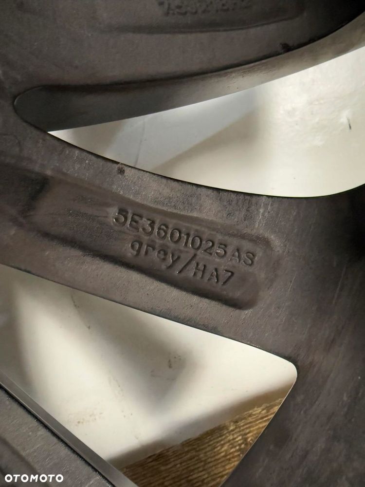 FELGA ALUMINIOWA SKODA OCTAVIA IV 4 5E3 18" 7.5 5E3601025AS CALA LADNA - 7