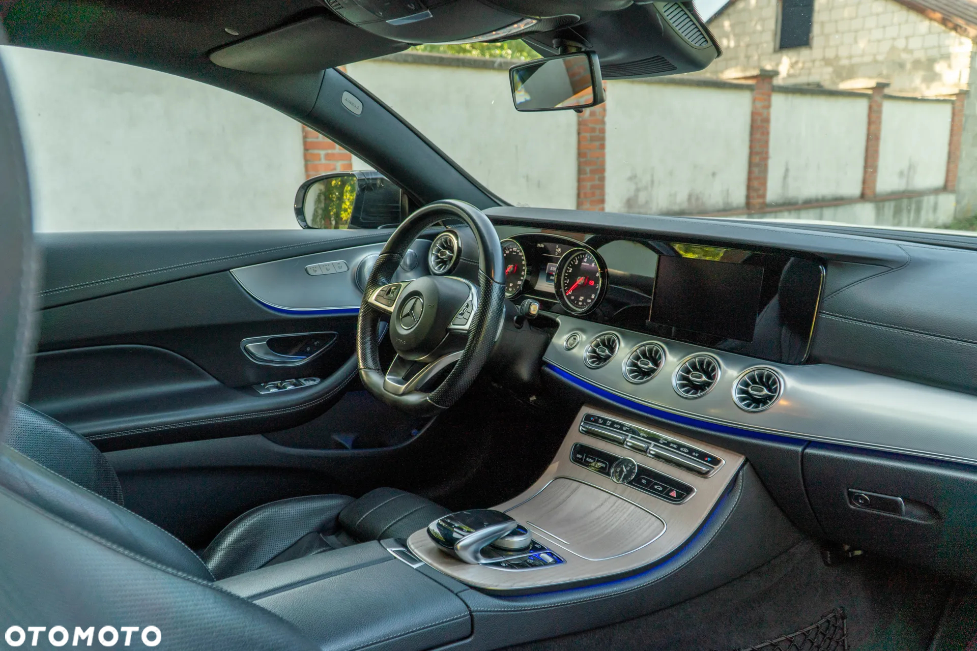 Mercedes-Benz Klasa E 300 Coupe 9G-TRONIC - 22