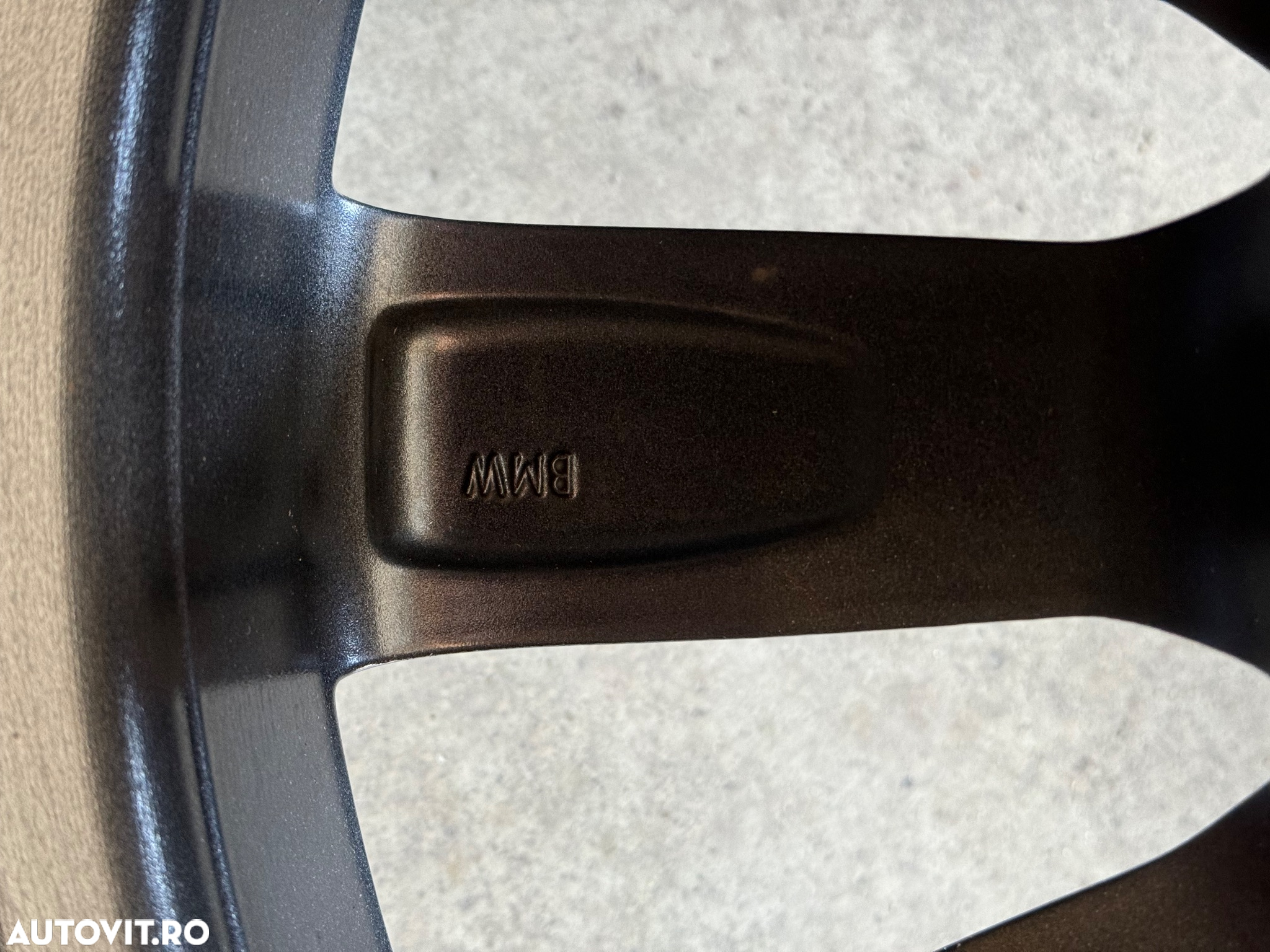 Vând jante originale BMW G30 seria 5 pe 18” cu anvelope de iarnă - 12