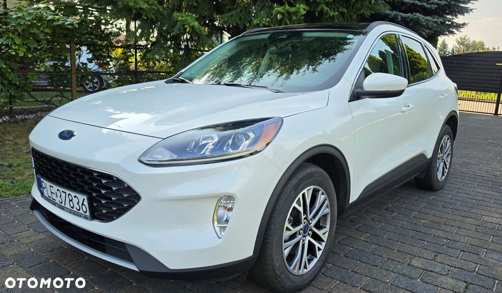 Ford Kuga - 1
