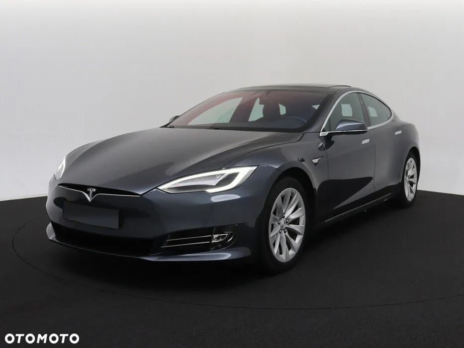 Tesla Model S - 4