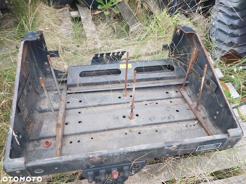 SKRZYNKA PODSTAWA AKUMULATORÓW Man - 2