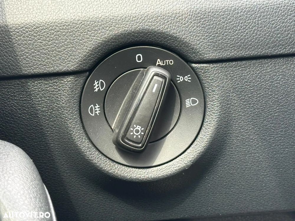 Skoda Octavia 2.0 TDI ELEGANCE DSG - 25