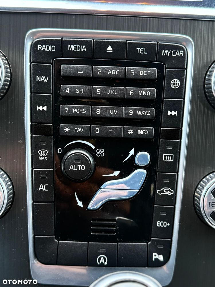 Volvo XC 60 D3 Geartronic Momentum - 33