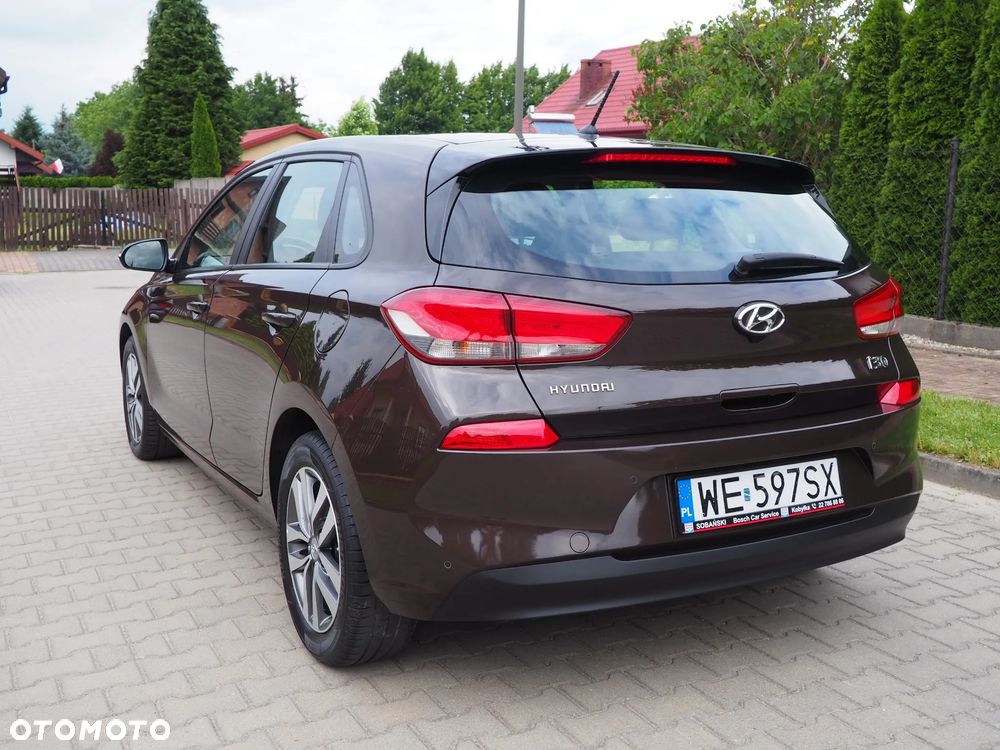 Hyundai i30 1.6 D Comfort - 12