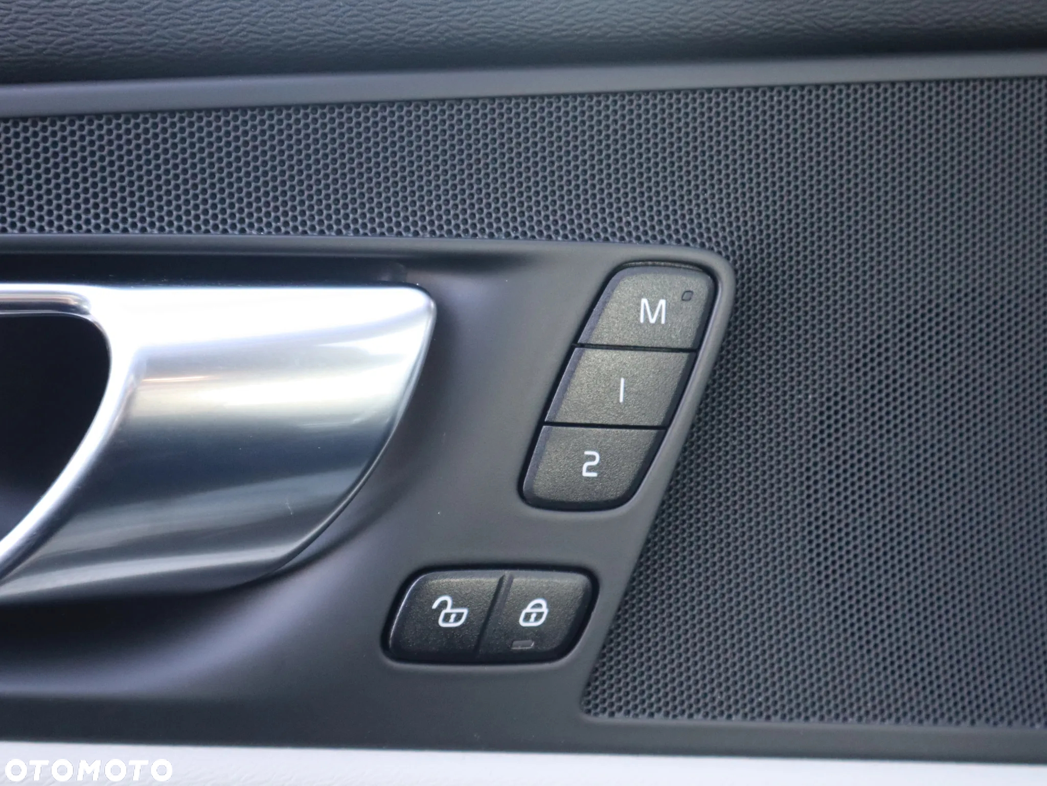 Volvo XC 60 T8 Plug-In Hybrid AWD Inscription - 24