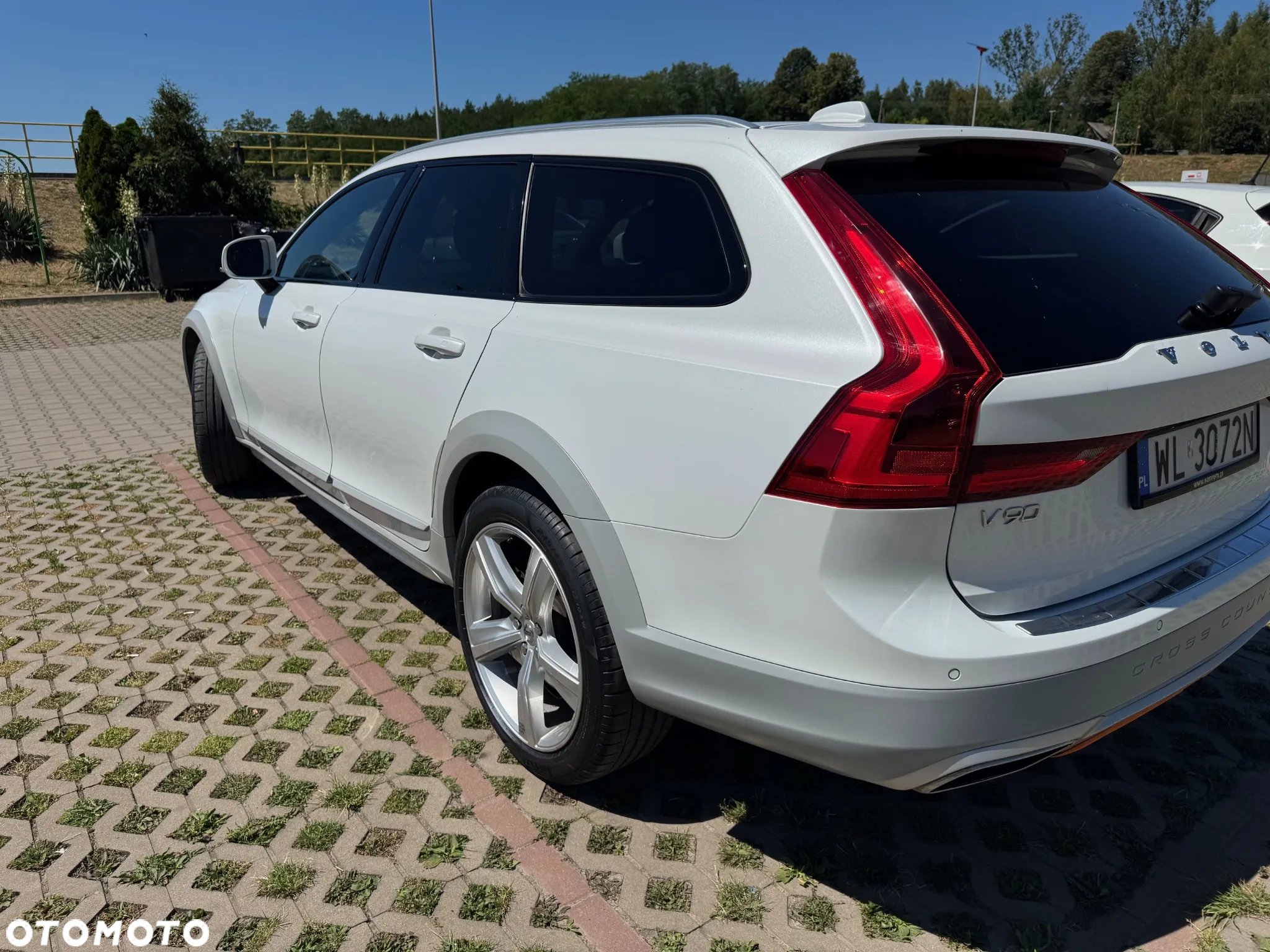 Volvo V90 Cross Country D5 AWD Ocean Race - 4