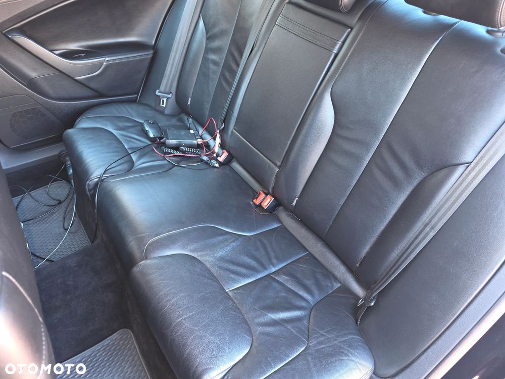 Volkswagen Passat 2.0 TDI Comfortline - 13