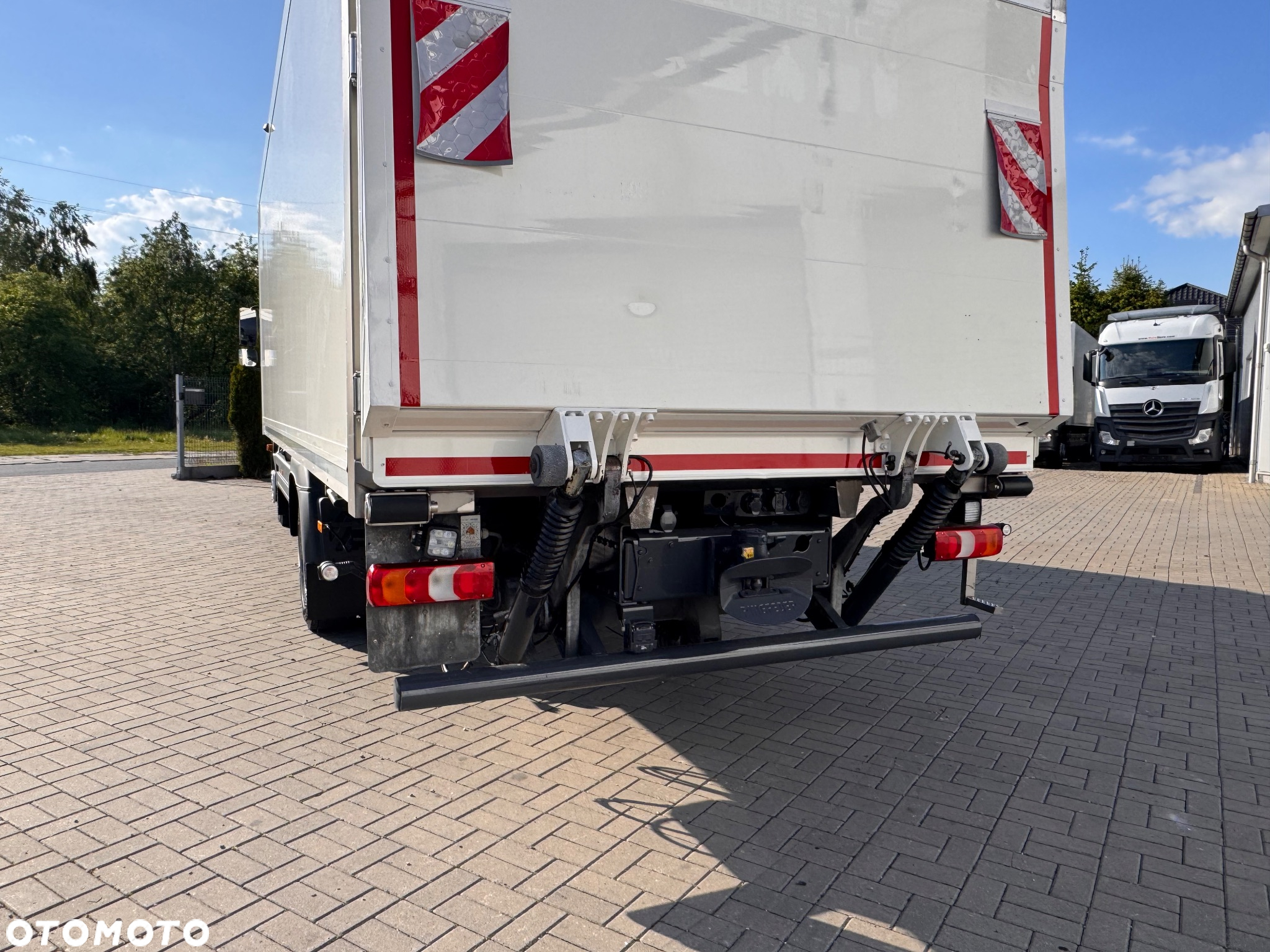 Mercedes-Benz ATEGO - 14