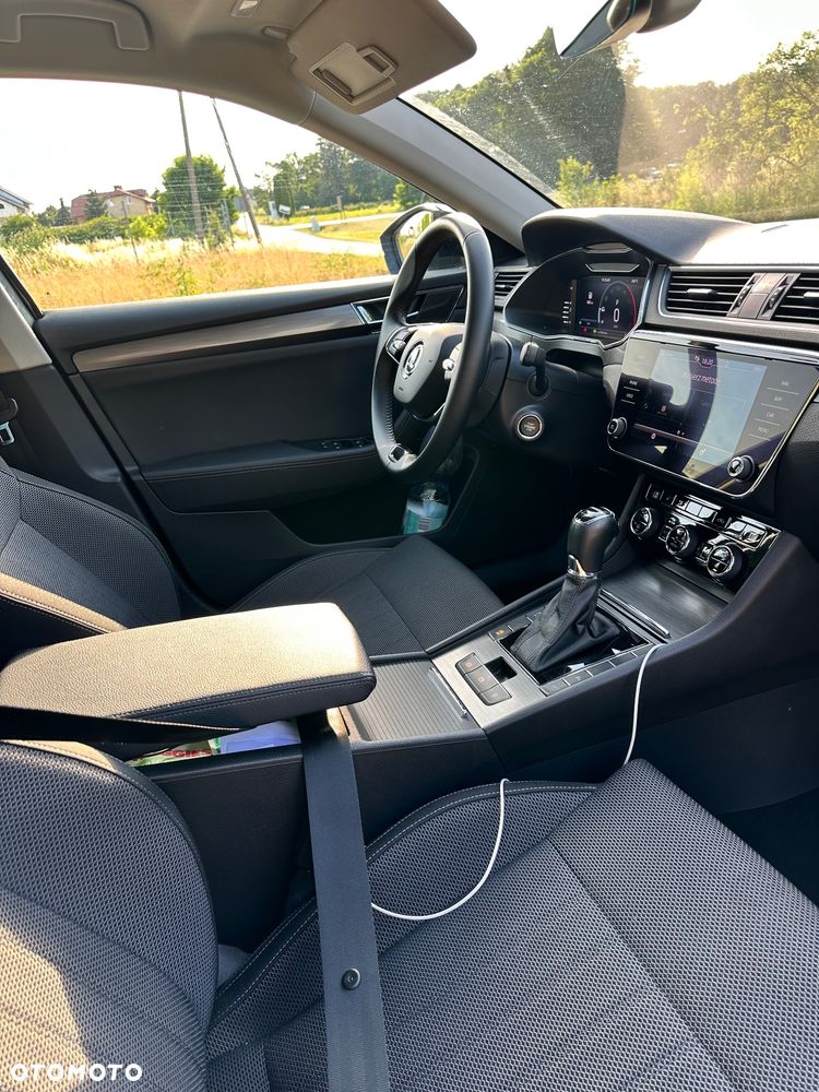 Skoda Superb 2.0 TDI SCR Style DSG - 8