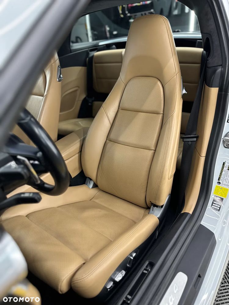 Porsche 911 Carrera 4 PDK Cabrio - 13