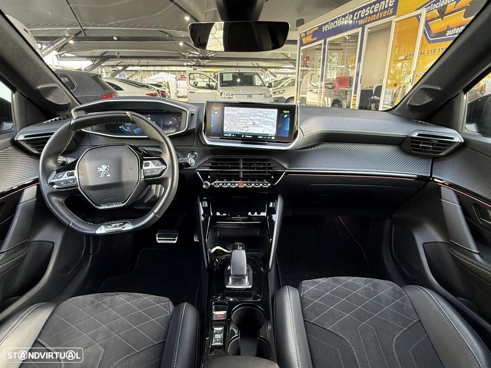 Peugeot e-208 GT - 37