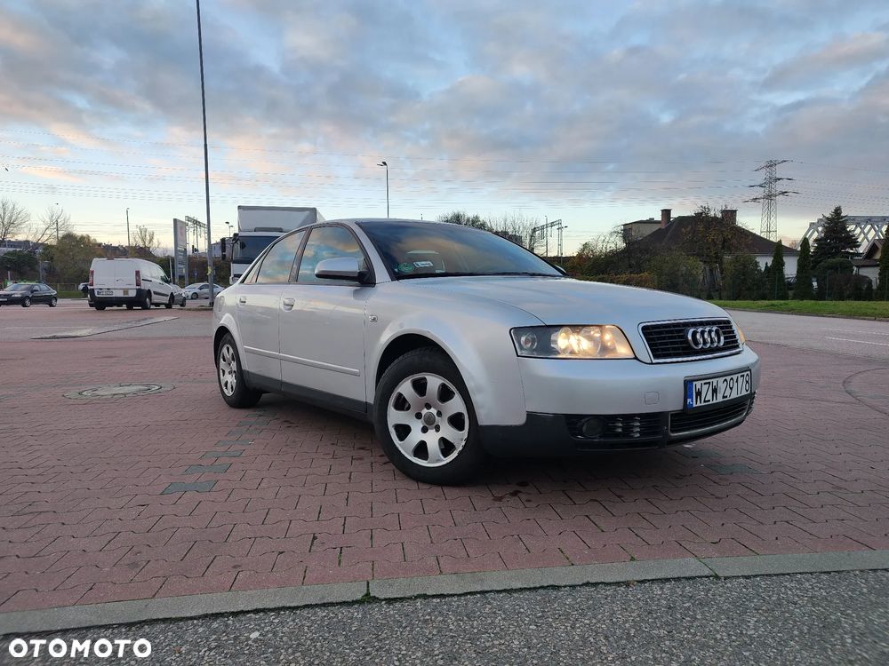 Audi A4 Limousine - 3
