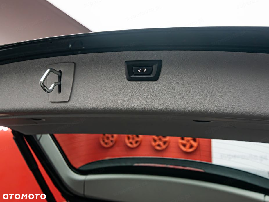 BMW Seria 3 318d - 25