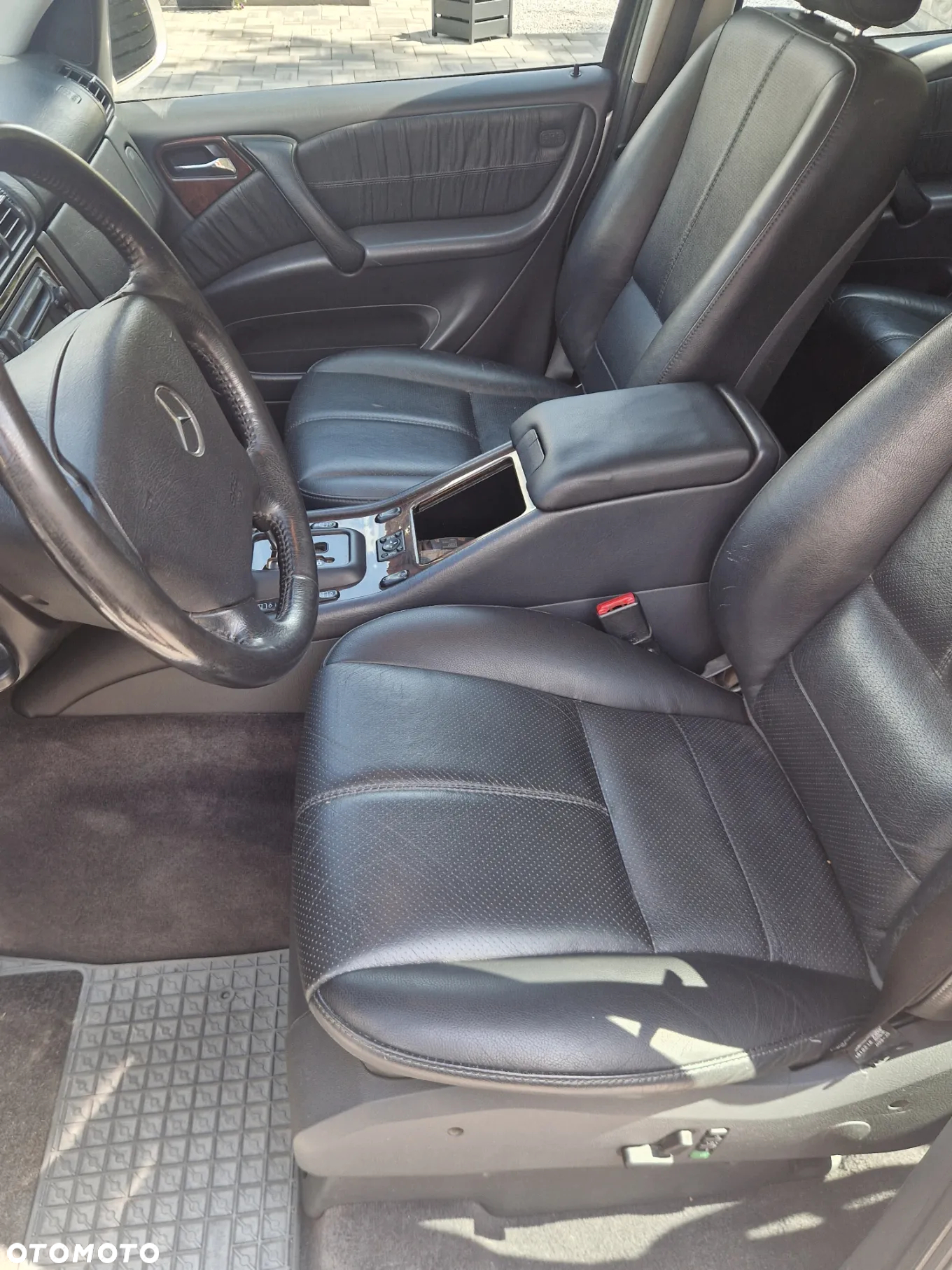 Mercedes-Benz ML - 12