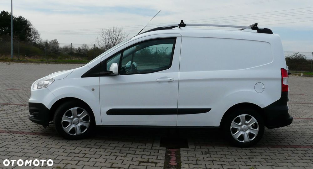 Ford Transit Courier - 4
