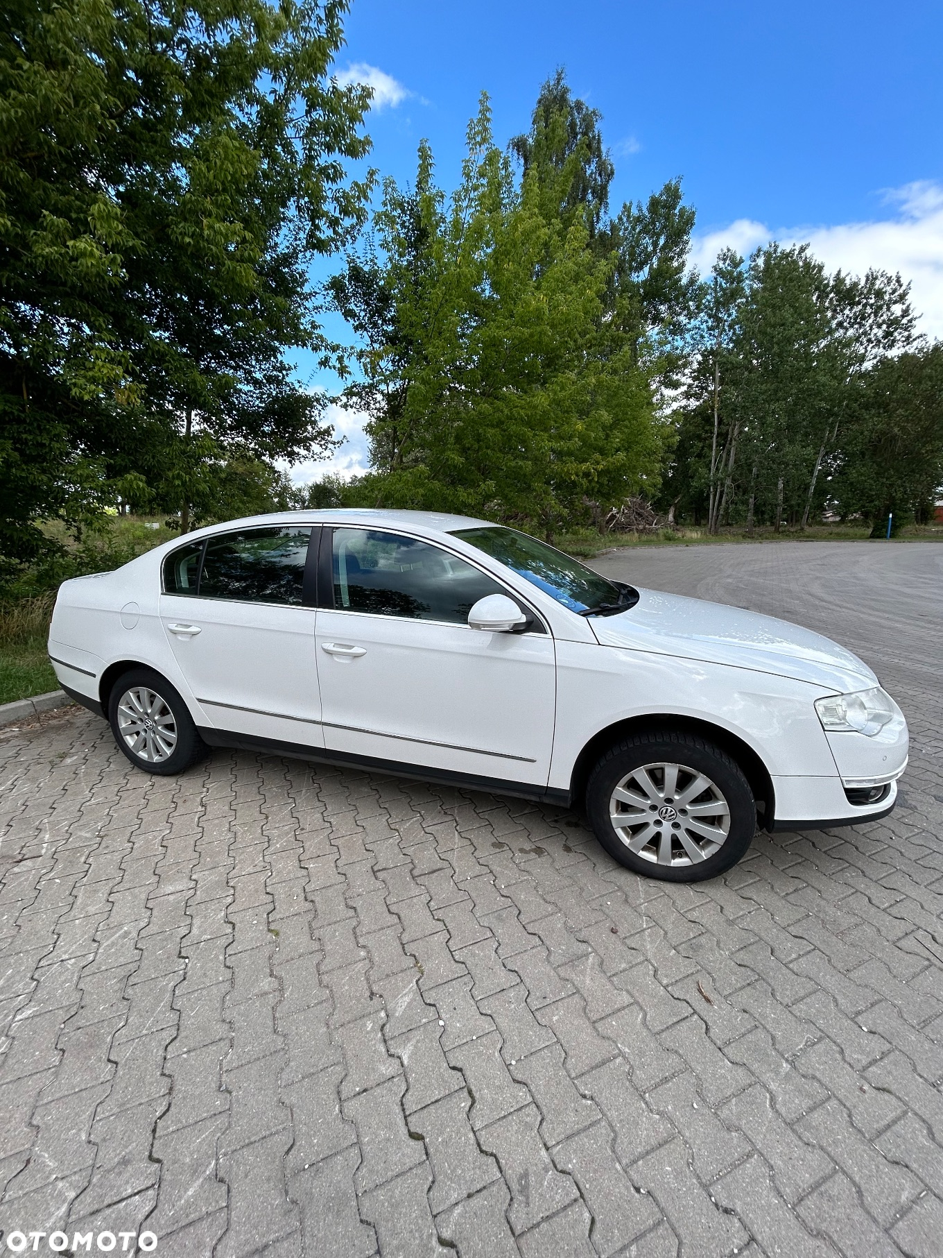 Volkswagen Passat - 4