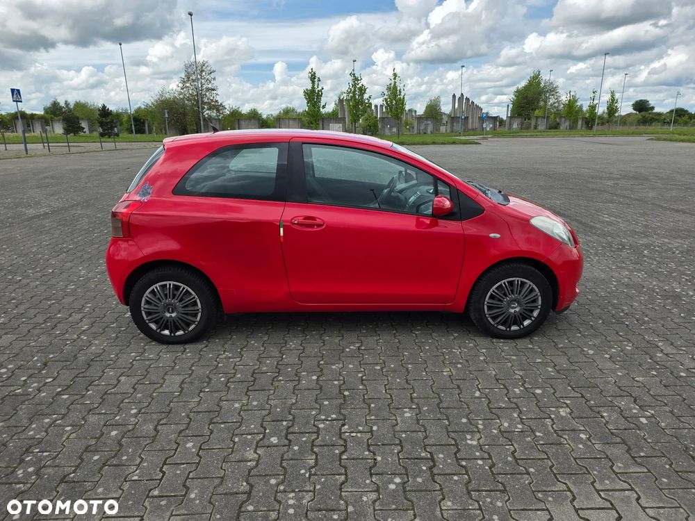 Toyota Yaris 1.0 VVT-i Sol - 11