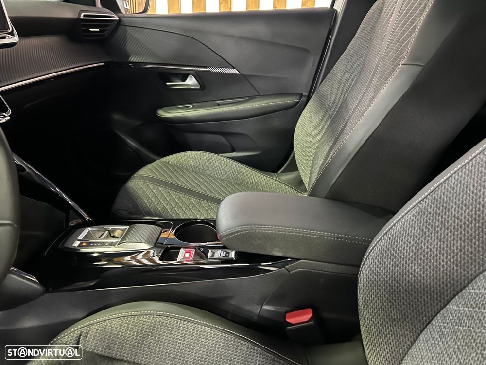 Peugeot 208 1.2 Hybrid Allure e-DCS6 - 10