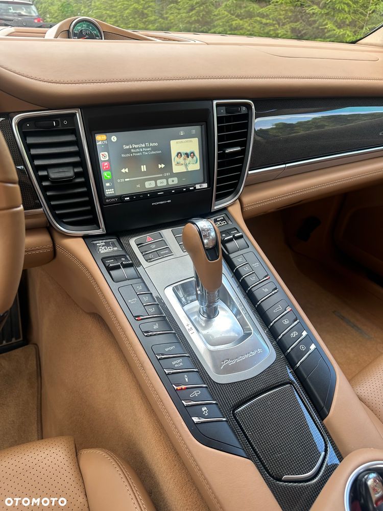 Porsche Panamera Turbo - 26