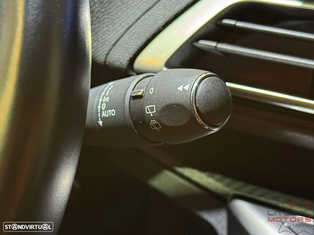 Peugeot 5008 1.2 PureTech Allure J18 - 26