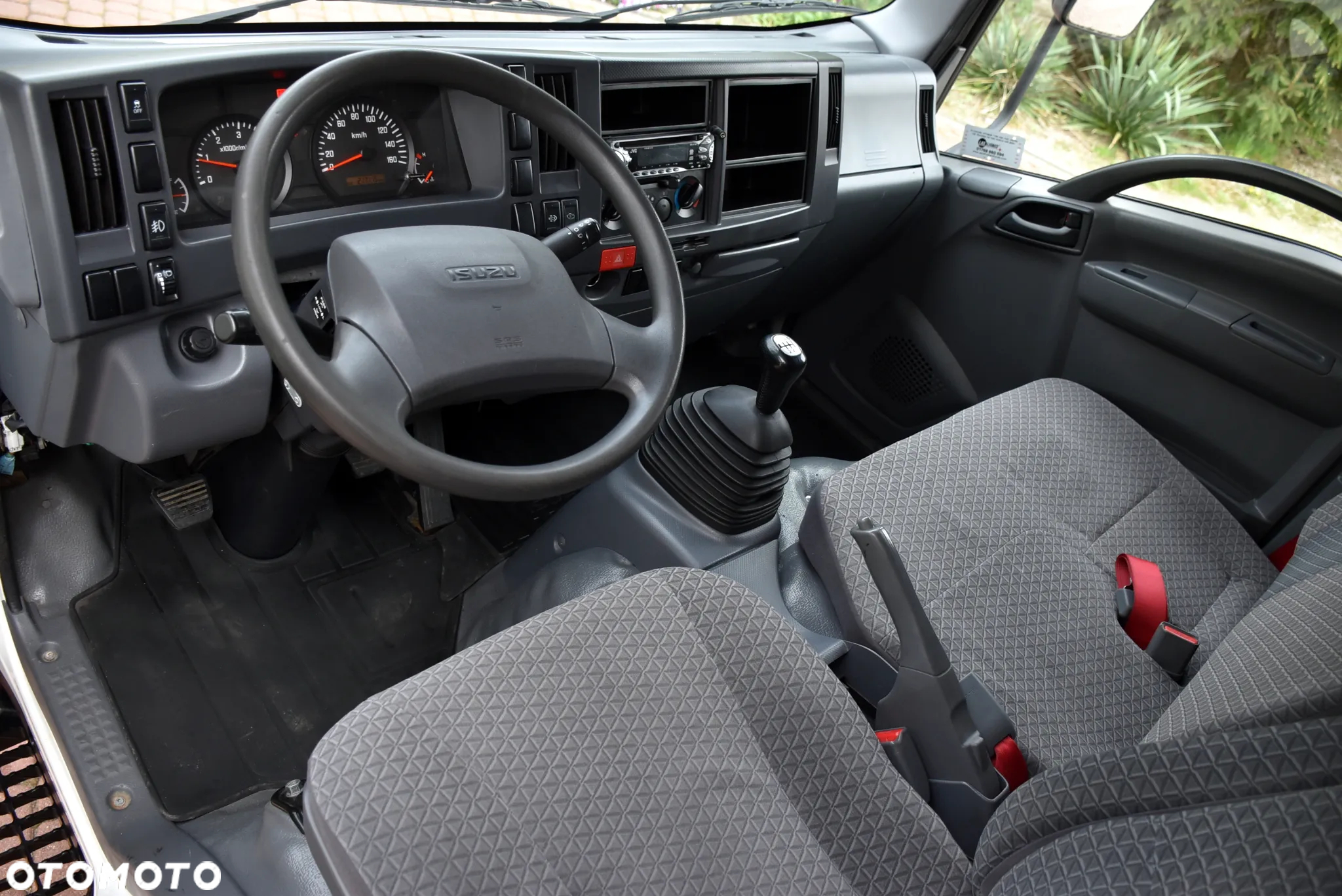 Isuzu N-SERIES m21 - 12