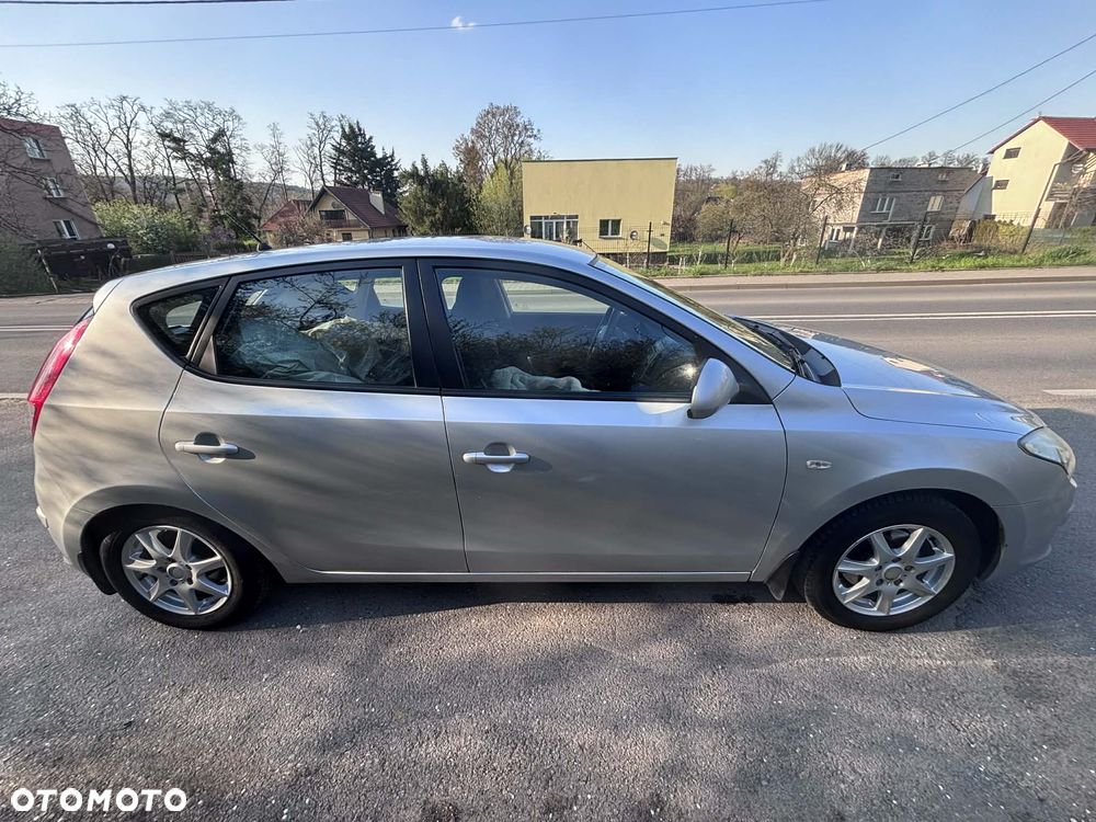 Hyundai i30 1.4 Classic + - 6