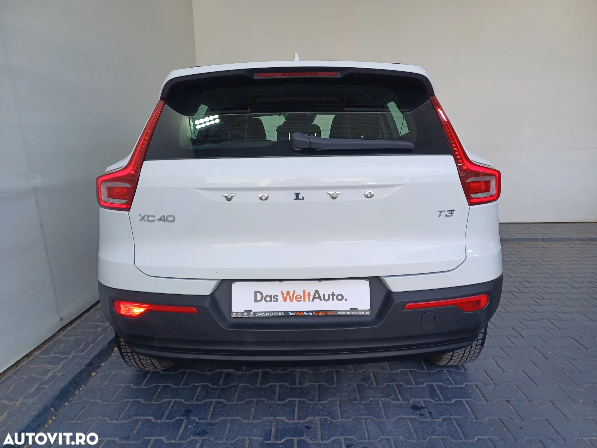 Volvo XC 40 T3 AT8 Momentum Pro - 20