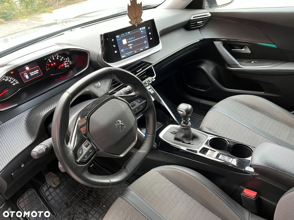 Peugeot 2008 PureTech 100 Allure S&S BVM6 - 8