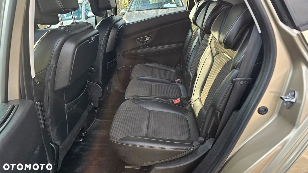 Renault Scenic TCe 140 GPF EDC BOSE EDITION - 19