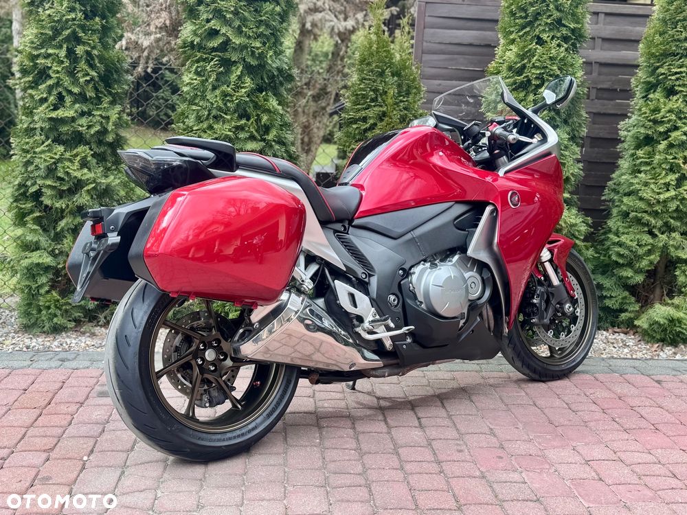 Honda VFR - 4