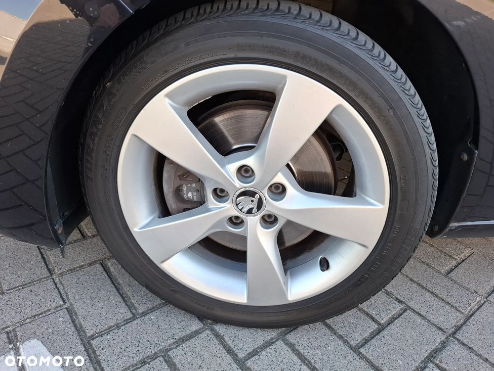 Skoda RAPID Spb 1.6 TDI DPF Style - 8
