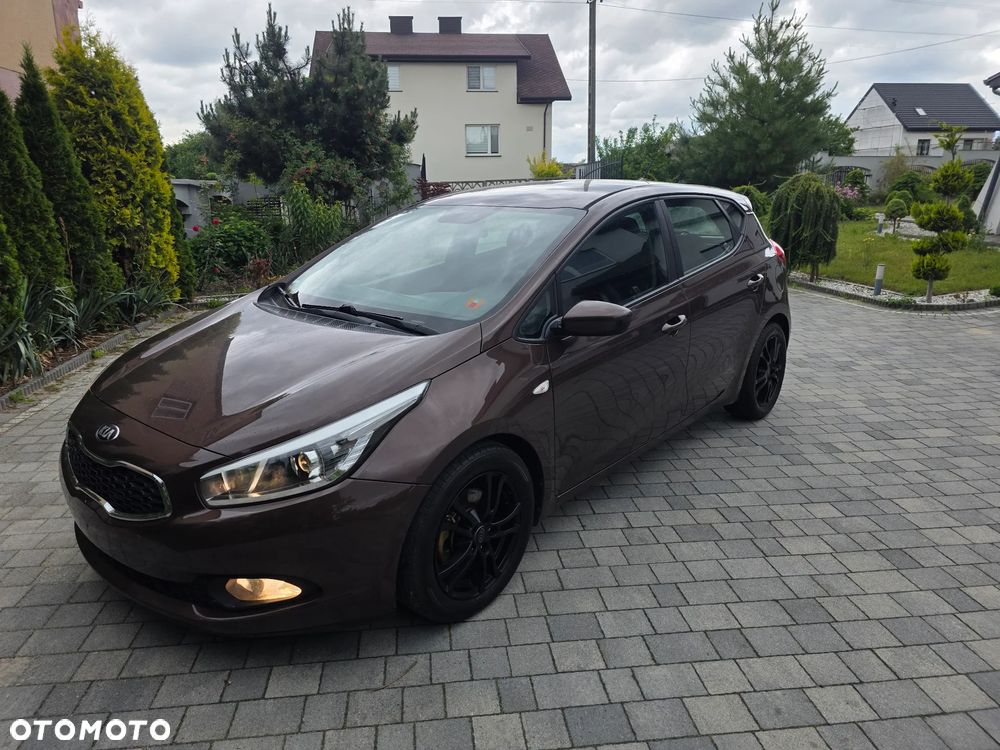 Kia Ceed 1.6 GDI Dream-Team Edition - 2