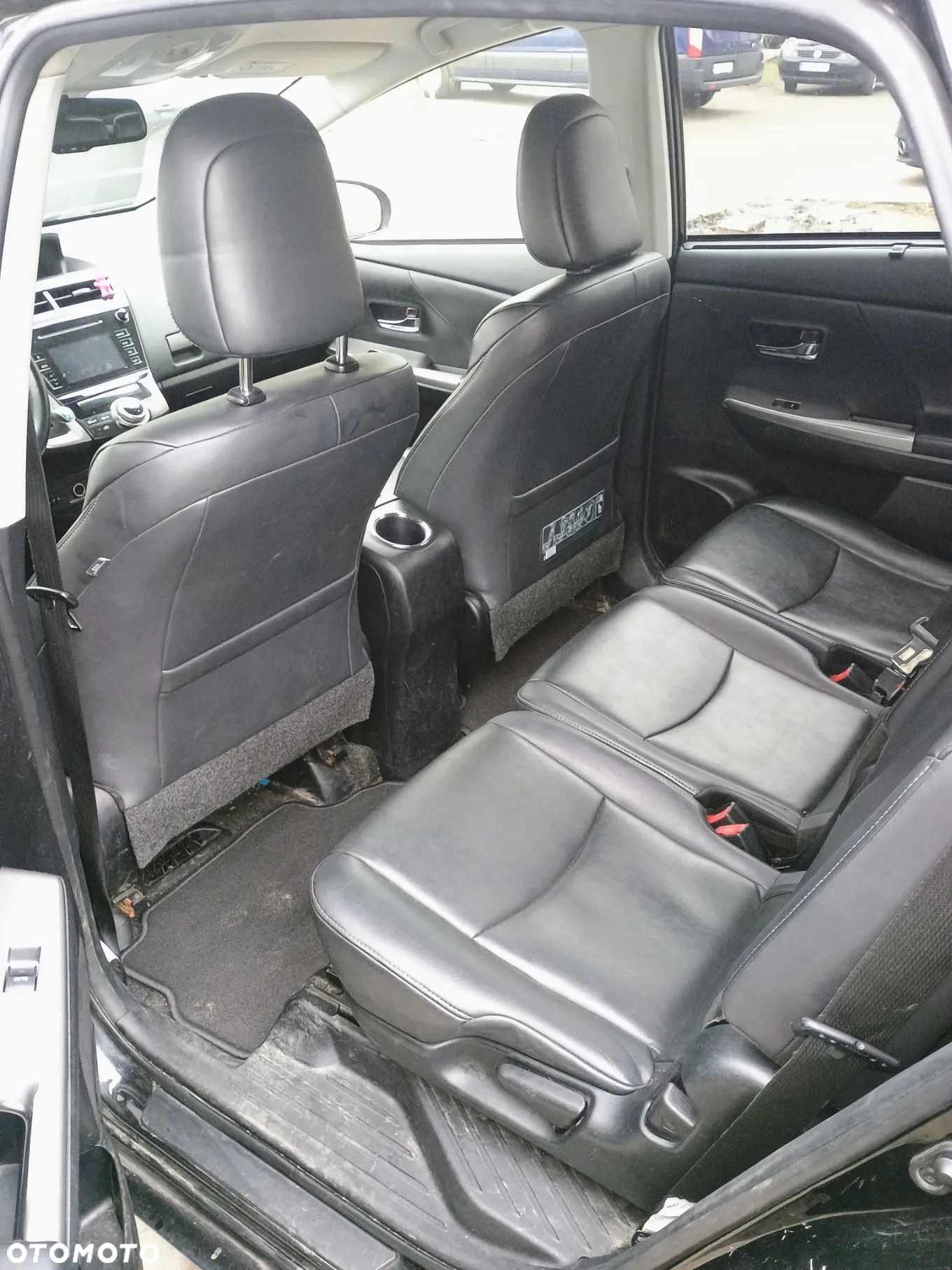 Toyota Prius+ (Hybrid) Executive - 17