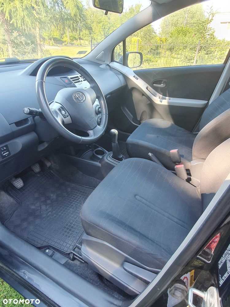 Toyota Yaris - 6