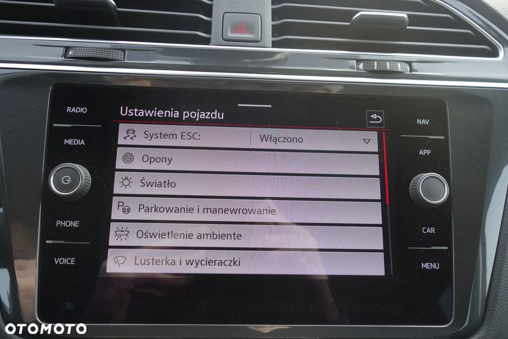 Volkswagen Tiguan 2.0 TSI 4Mot Elegance DSG - 35