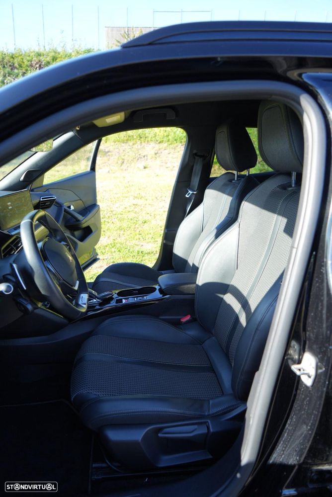 Peugeot 2008 1.2 PureTech GT EAT8 - 21