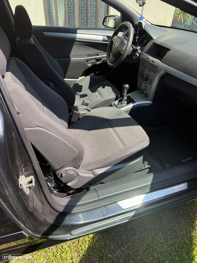 Opel Astra GTC 1.3 CDTI - 10