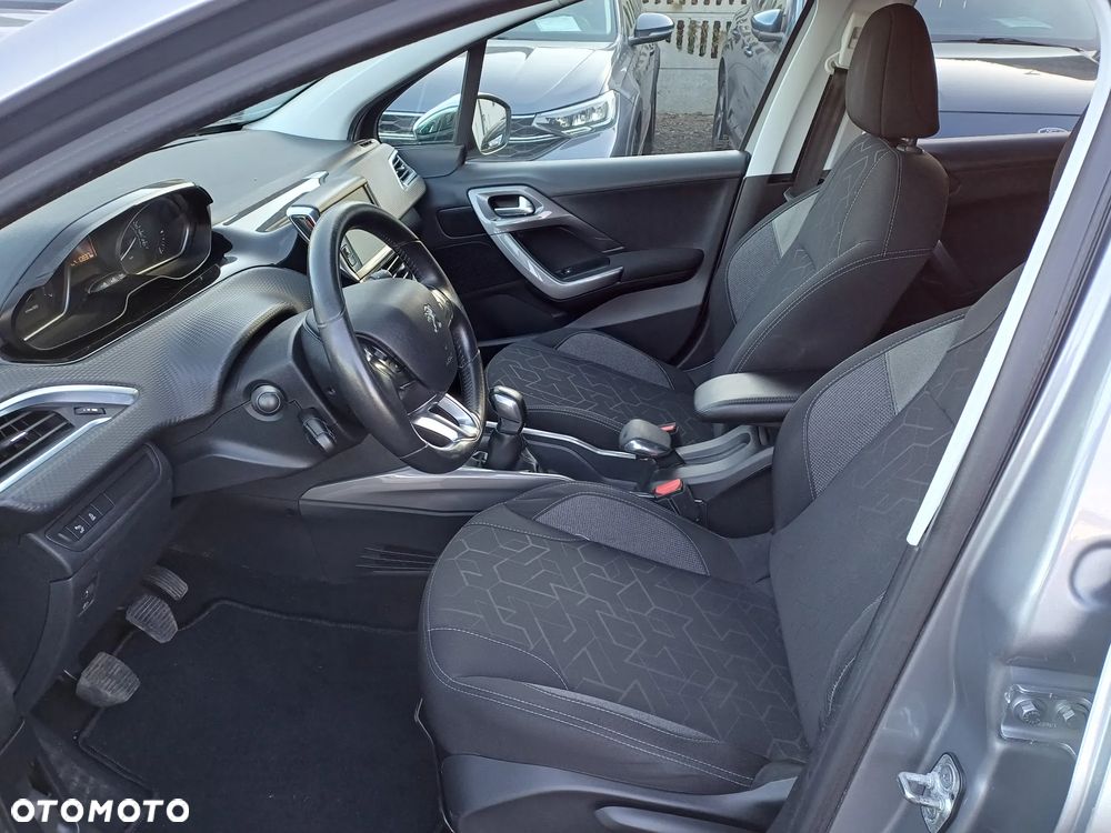 Peugeot 2008 1.2 Pure Tech Style - 15