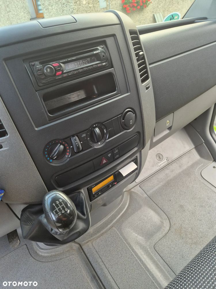 Mercedes-Benz SPRINTER - 2