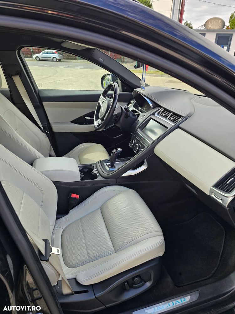 Jaguar E-Pace P250 AWD R-Dynamic Black - 17