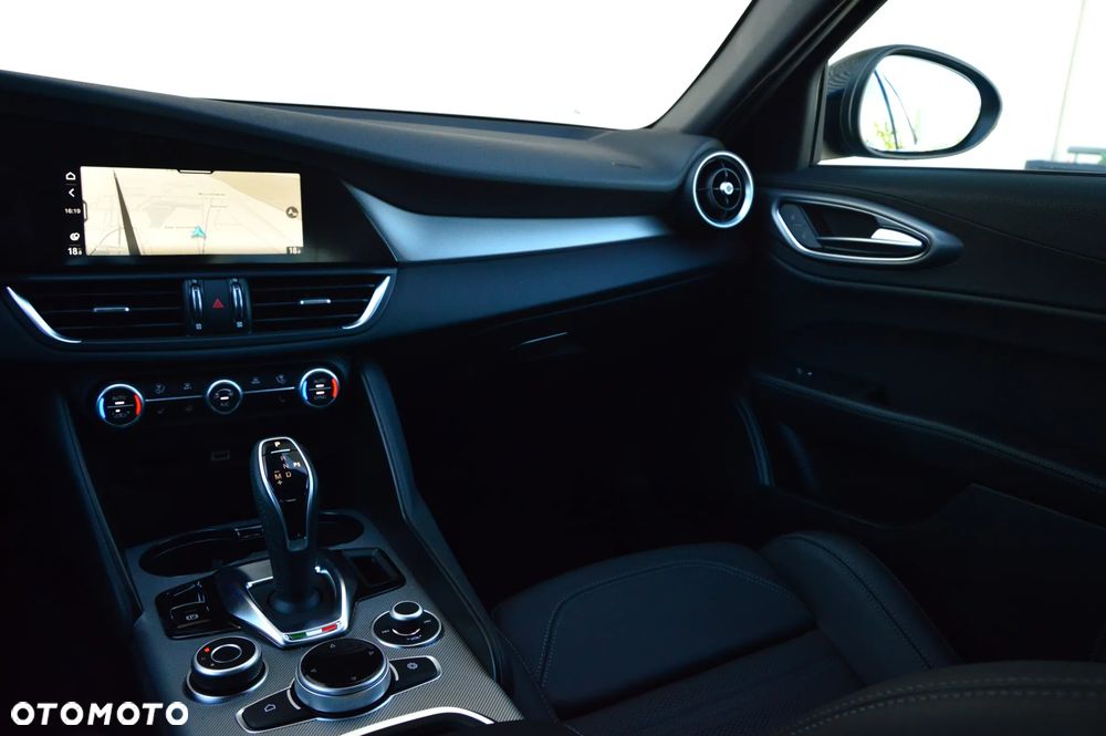 Alfa Romeo Giulia 2.0 Turbo Veloce TI Q4 - 23