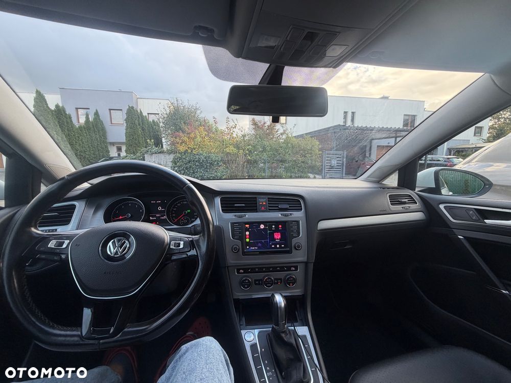 Volkswagen Golf - 11