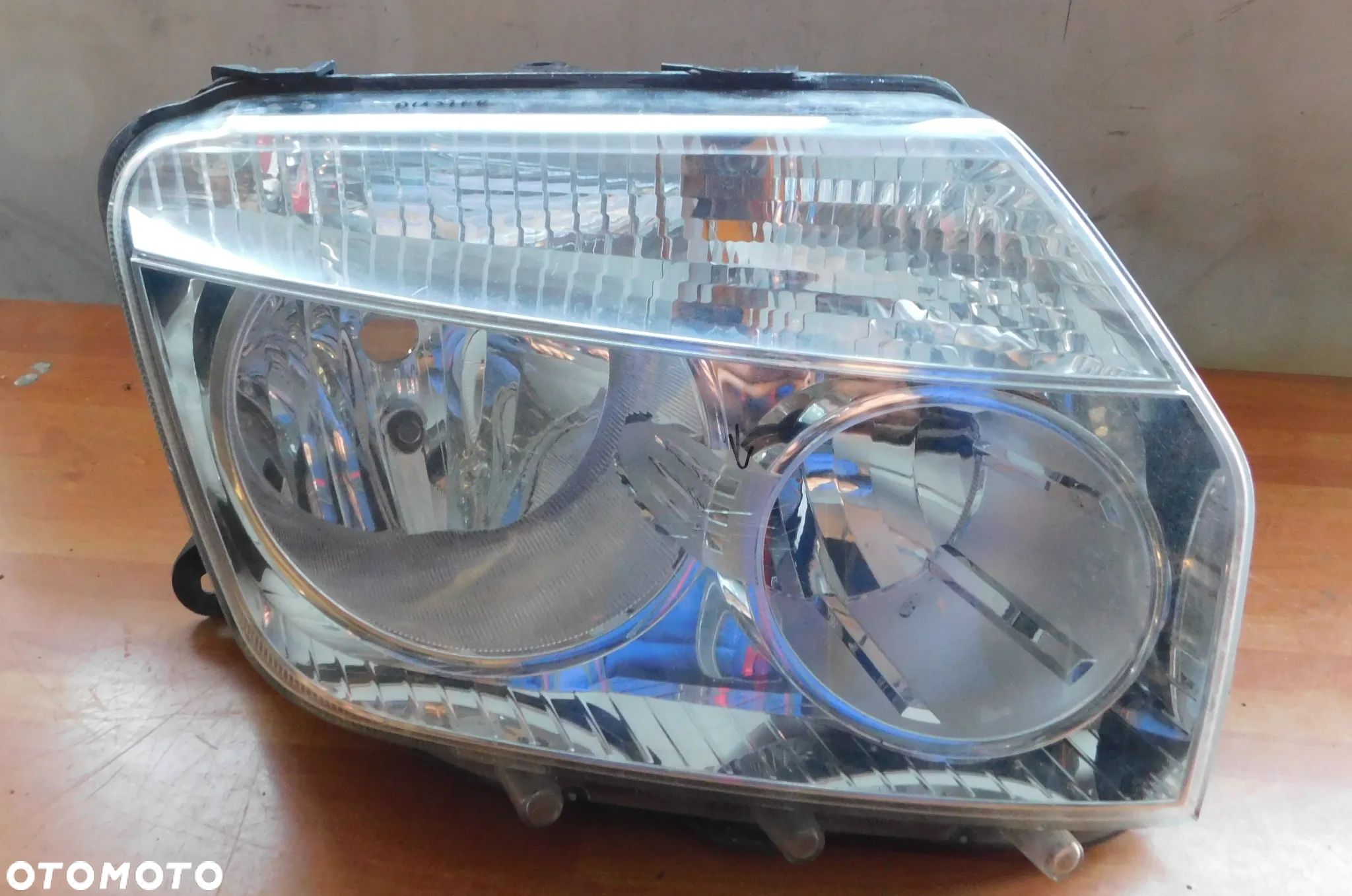 lampa prawa przód DACIA DUSTER I EUROPA - 1
